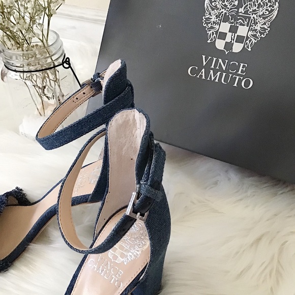 Vince Camuto Corlina Ankle Strap Sandal - Picture 4 of 7